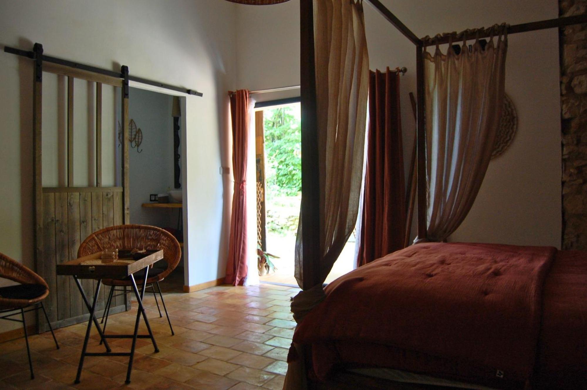 La Bucolique, Chambres Et Jardin D'Hotes Sabran ภายนอก รูปภาพ